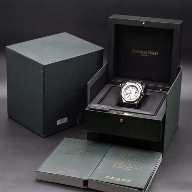 Audemars Piguet Royal Oak Offshore 15710ST.OO.A002CA.02 Image 5